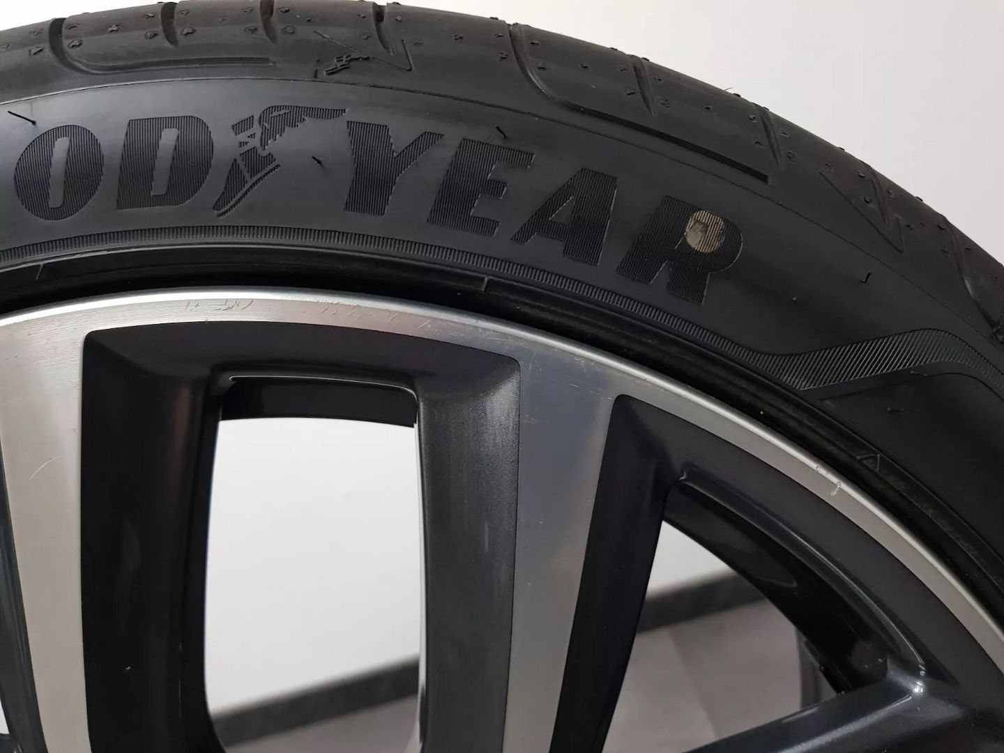 BMW Sommerreifen 19 Zoll Felgen X1 F48 X2 F39 511 Sommerräder BMW Sommerreifen 19 Zoll Felgen X1 F48 X2 F39 511 Sommerräder