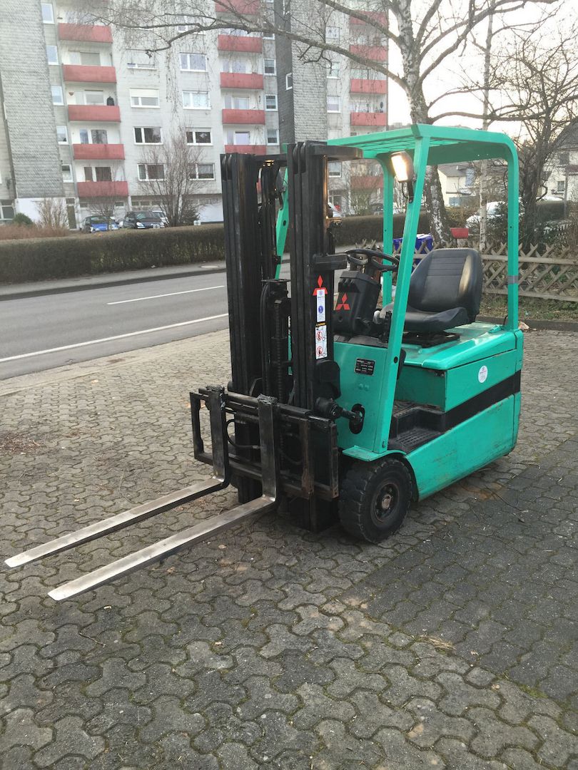 Gabelstapler Elektrostapler Frontstapler Mitsubishi FB16KT Stapler Triplex