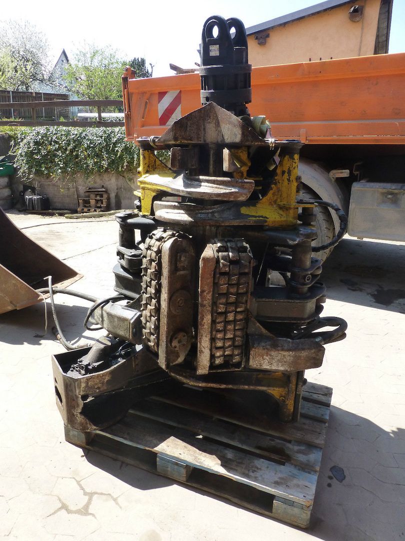 Harvester Aggregat Fällkopf Holzgreifer Logset Bagger