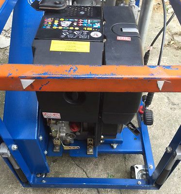 Hochdruckkompressor  Dieselmotor ( Bauer ) 300 Bar