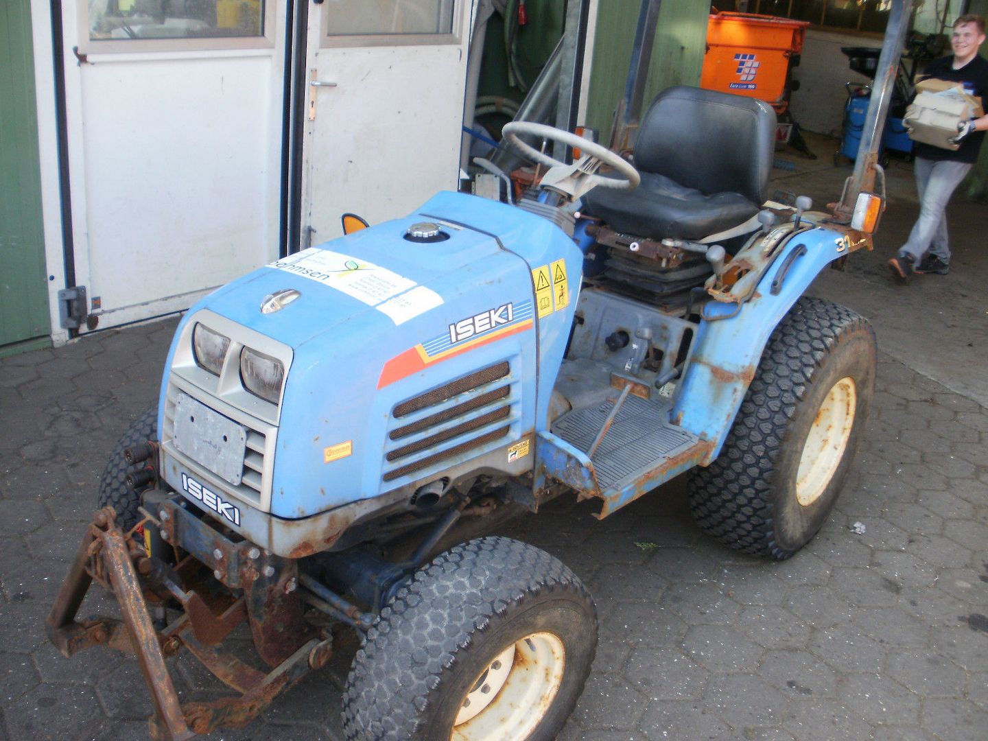 ISEKI Kompaktschlepper 3125 AL Diesel Allrad 24 PS Trecker Traktor Schaltgetrieb