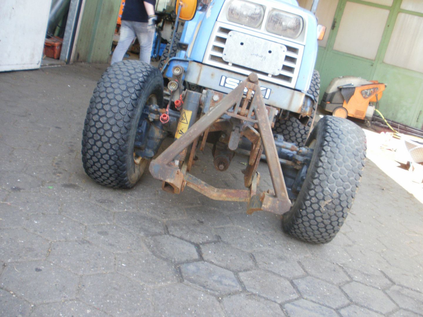 ISEKI Kompaktschlepper 3125 AL Diesel Allrad 24 PS Trecker Traktor Schaltgetrieb