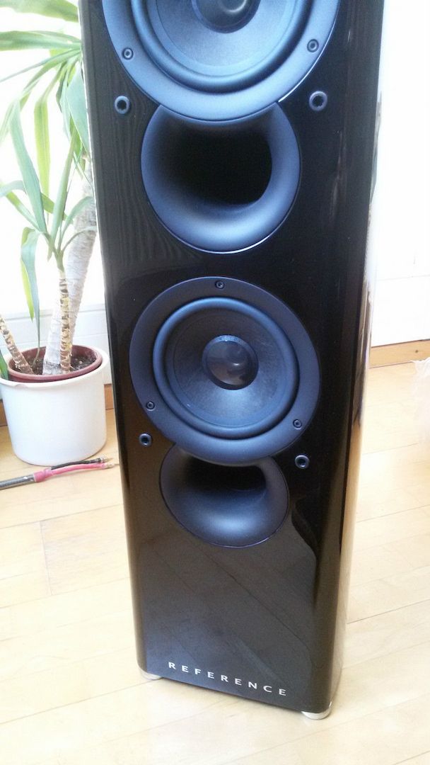 KEF Reference 2032 Lautsprecher in Klavierlack Schwarz Loudspeakers Piano Black