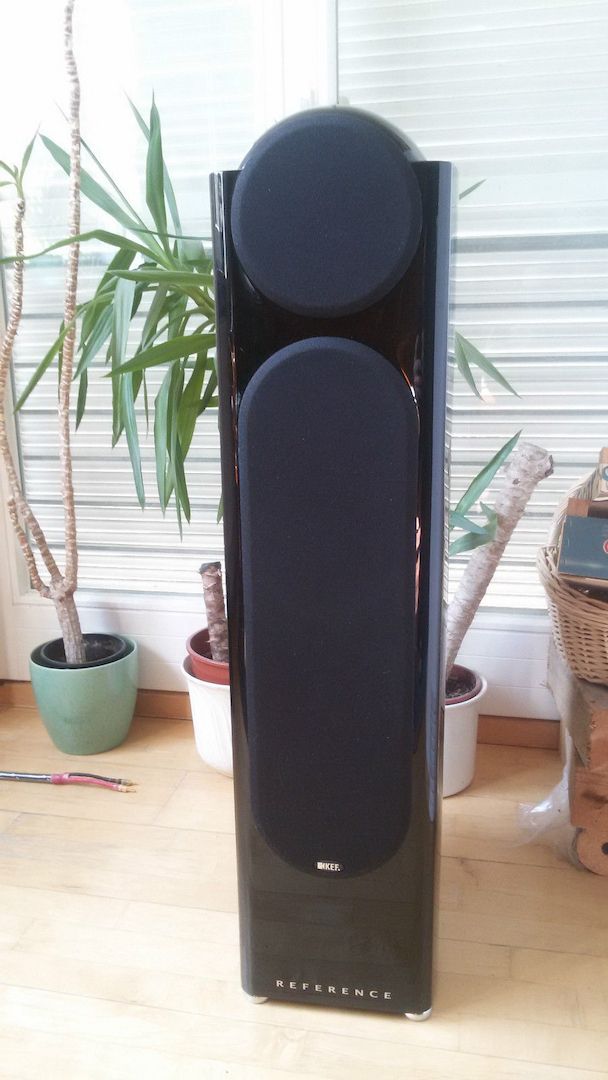 KEF Reference 2032 Lautsprecher in Klavierlack Schwarz Loudspeakers Piano Black