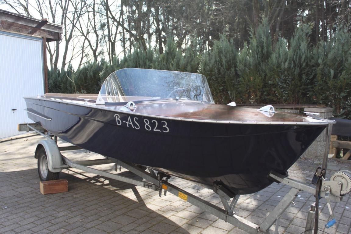 Mahagoni Sportboot wie Riva restauriert 1971 Oldtimer Motorboot