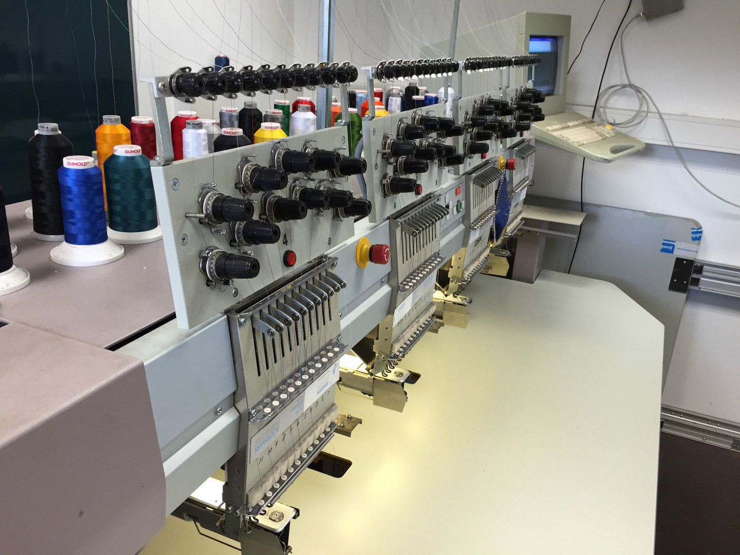 ZSK Stickmaschine Embroidery 4 Kopf