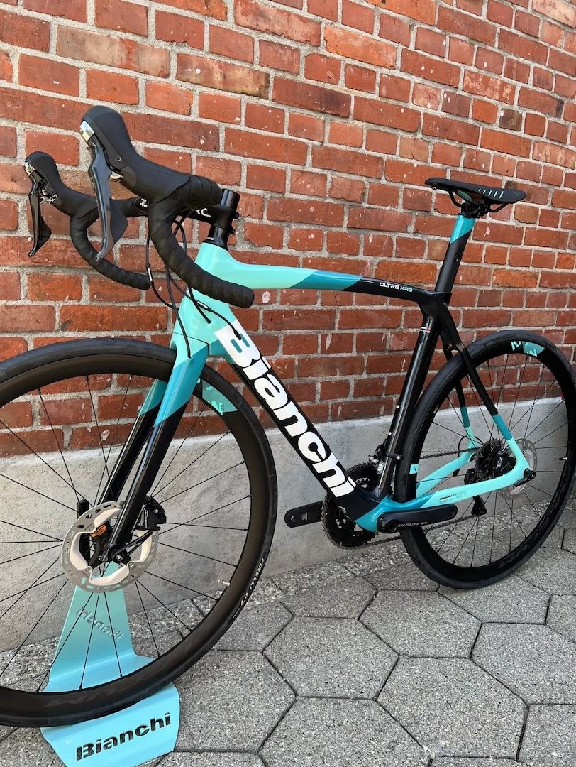 Bianchi Oltre XR3 CV Full Shimano Ultegra/Disc/Size 53 Bianchi Oltre XR3 CV Full Shimano Ultegra/Disc/Size 53
