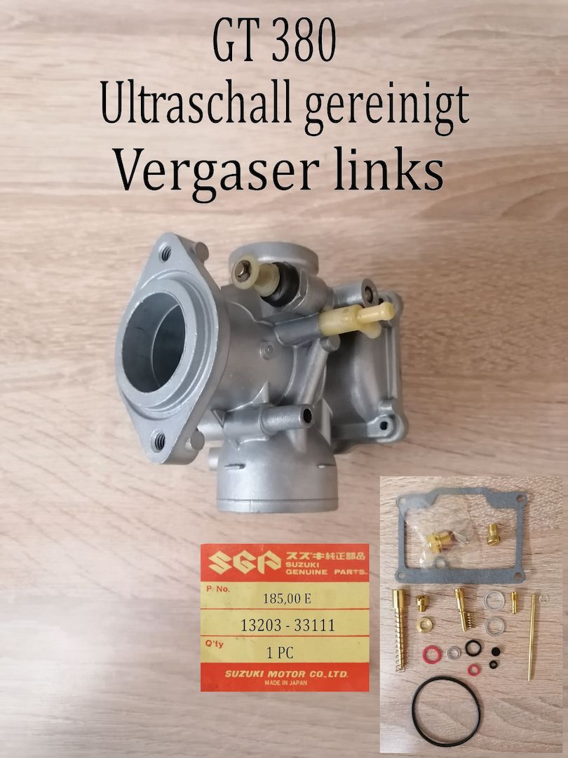 Suzuki GT 380 Vergaser links.