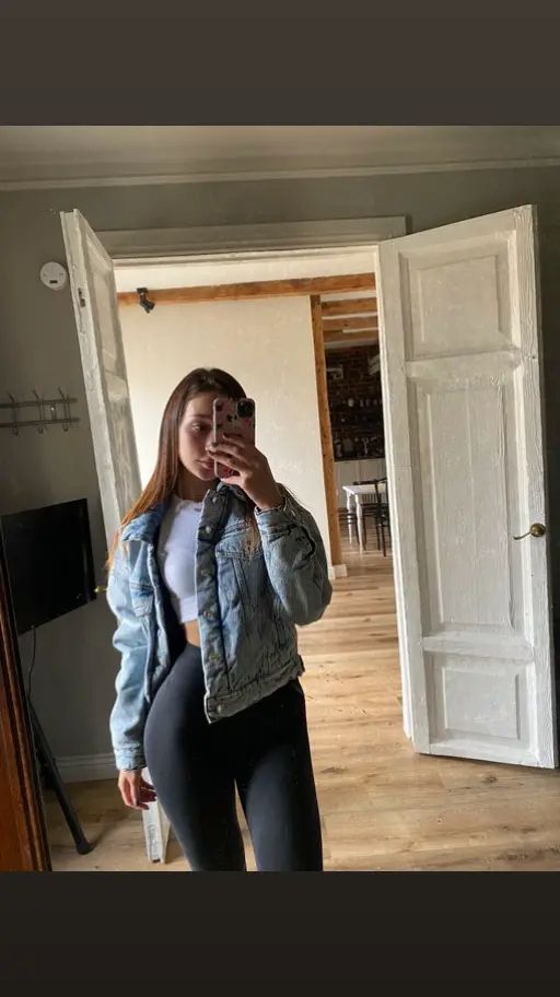 Verfügbar für ungezogene Begegnungen