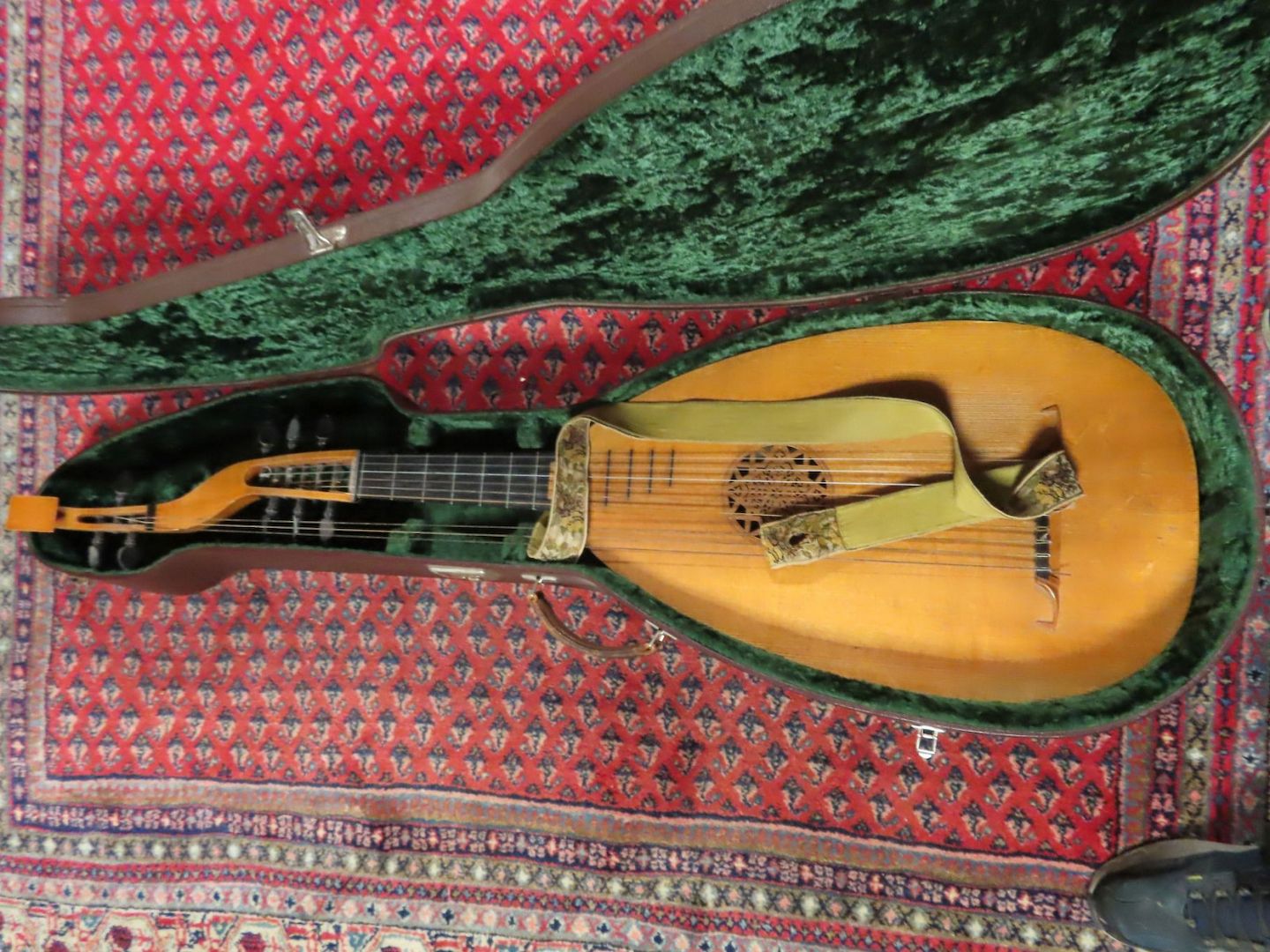 Museales Konvolut einer Lautensängerin