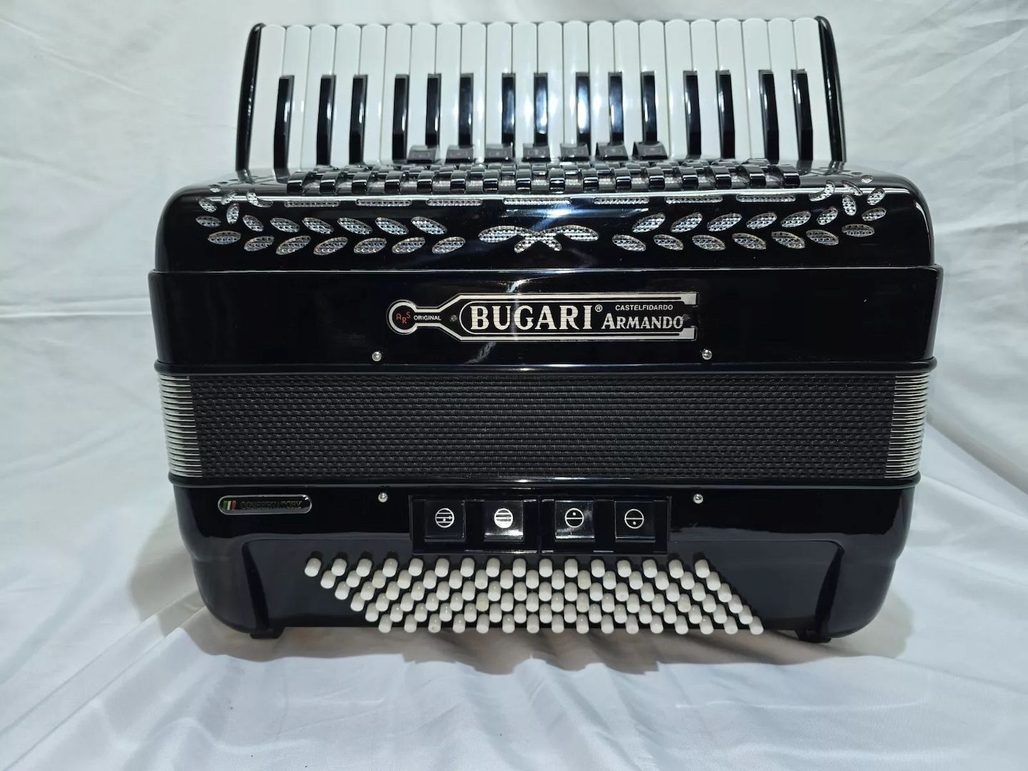 Bugari Conservatory  Convertor 96/37 Akkordeon