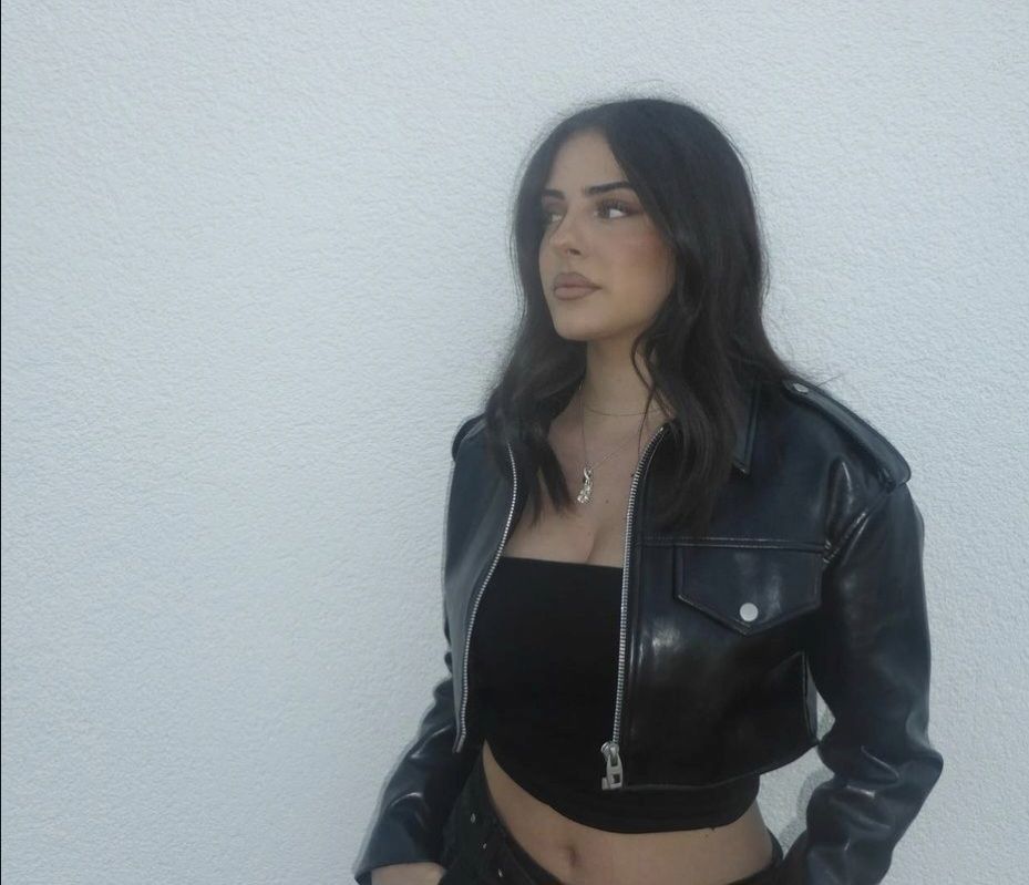 Charmante junge Frau  - sucht liebevollen Unterstützer