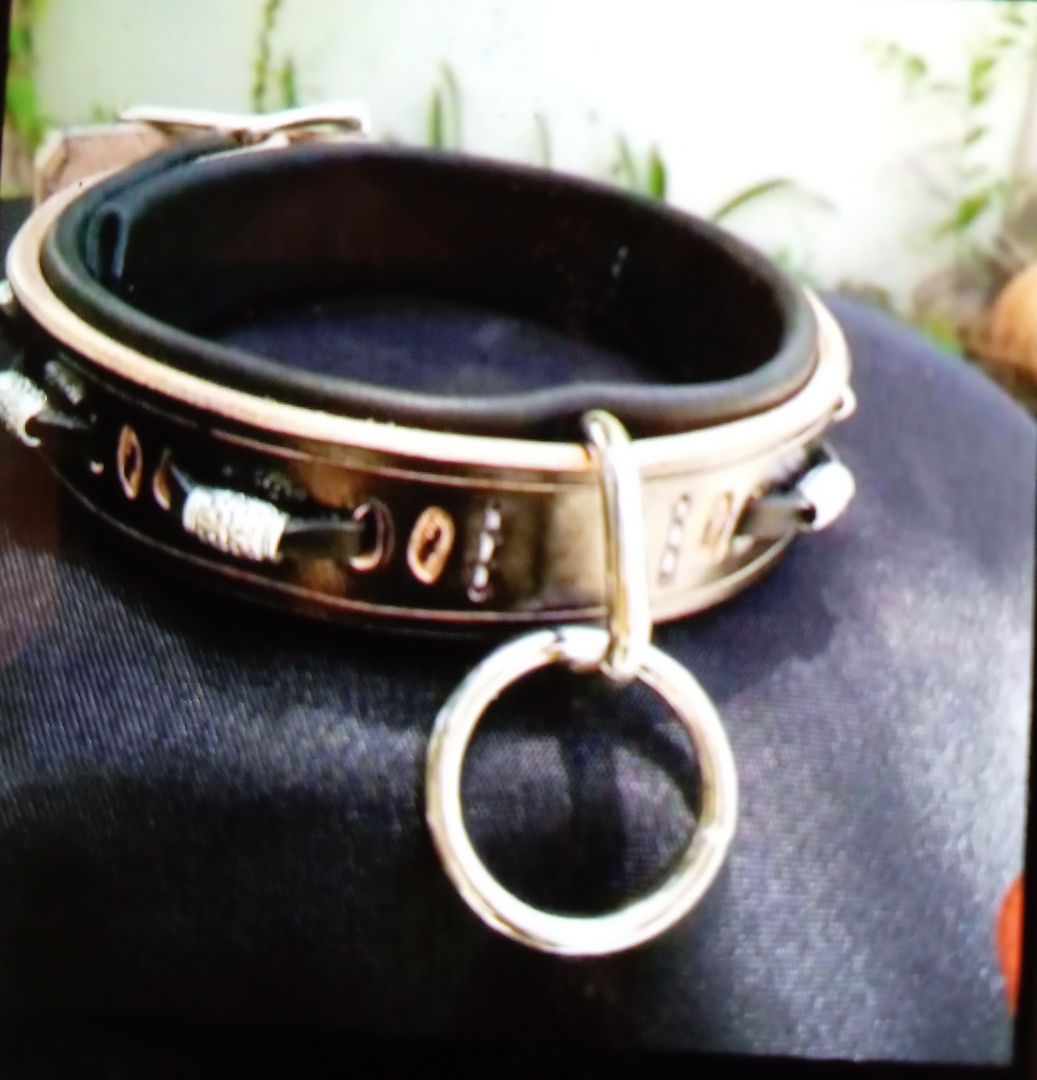 Sklavin gesucht 19  +/-  !! Wohnen möglich