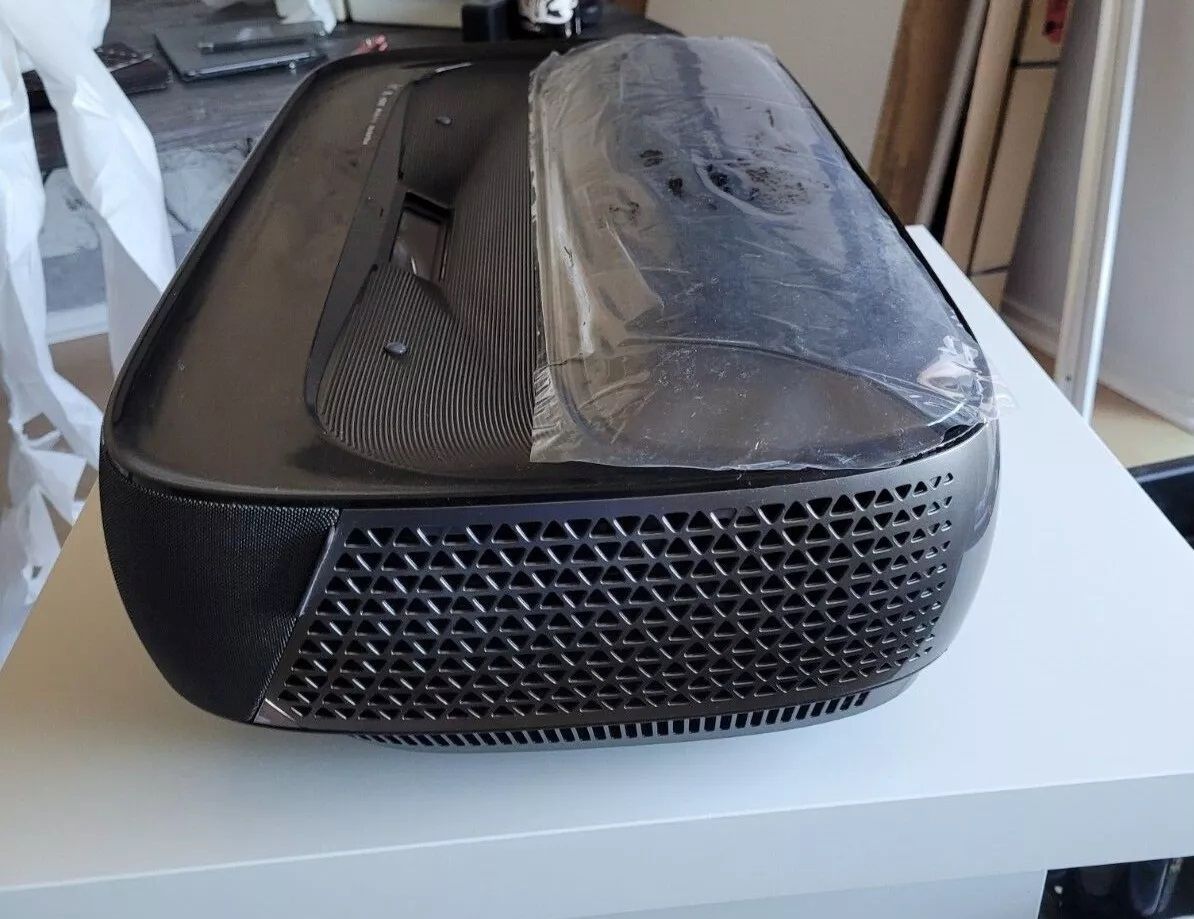 Hisens RGB Laser 4K 100L9G Ultrakurzdistanzprojektor