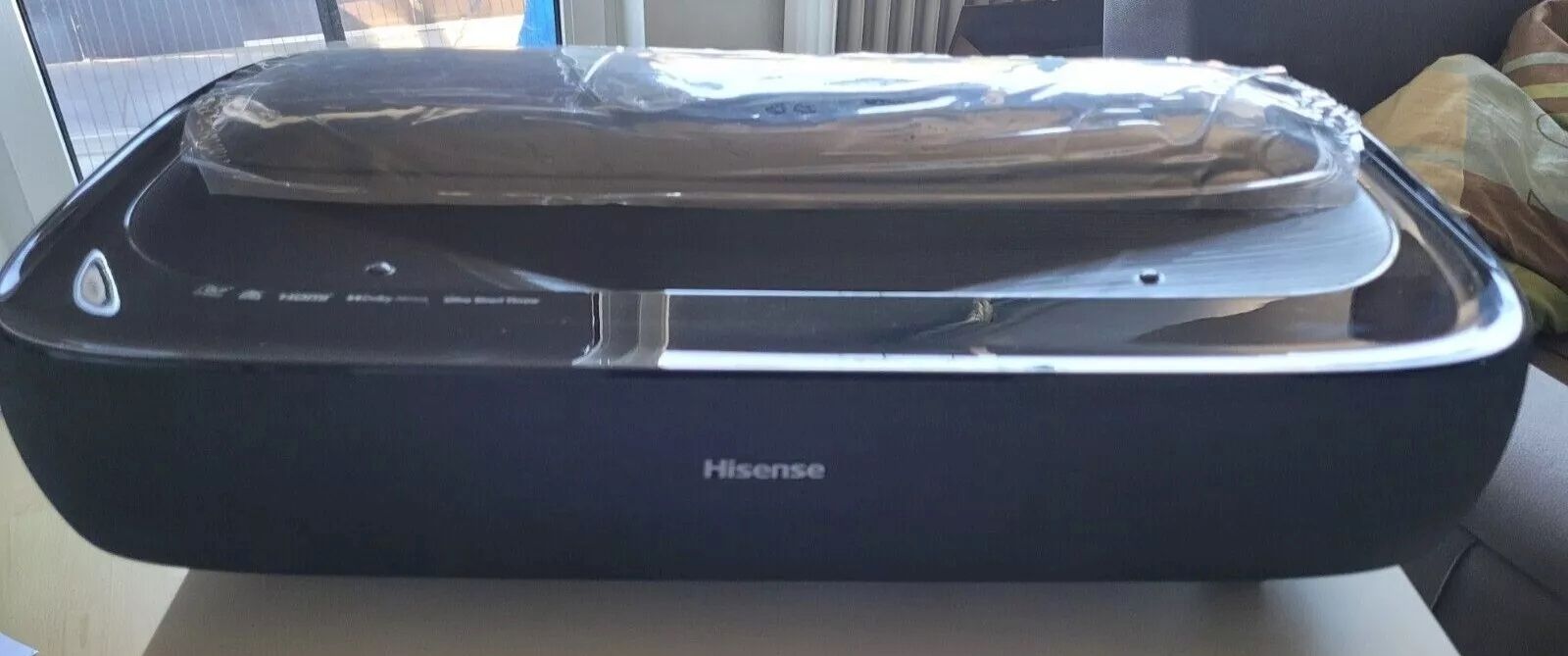 Hisens RGB Laser 4K 100L9G Ultrakurzdistanzprojektor