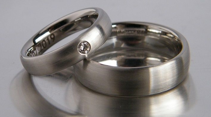 Individuelle Eheringe aus Ihrem Altgold