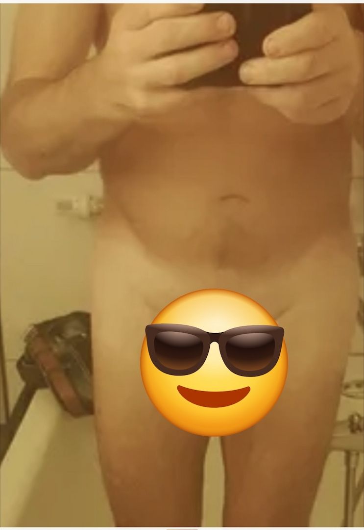 Gut bestückter Mann bietet Hilfe im Bereich Garten. Gut bestückter Mann bietet Hilfe im Bereich Garten.