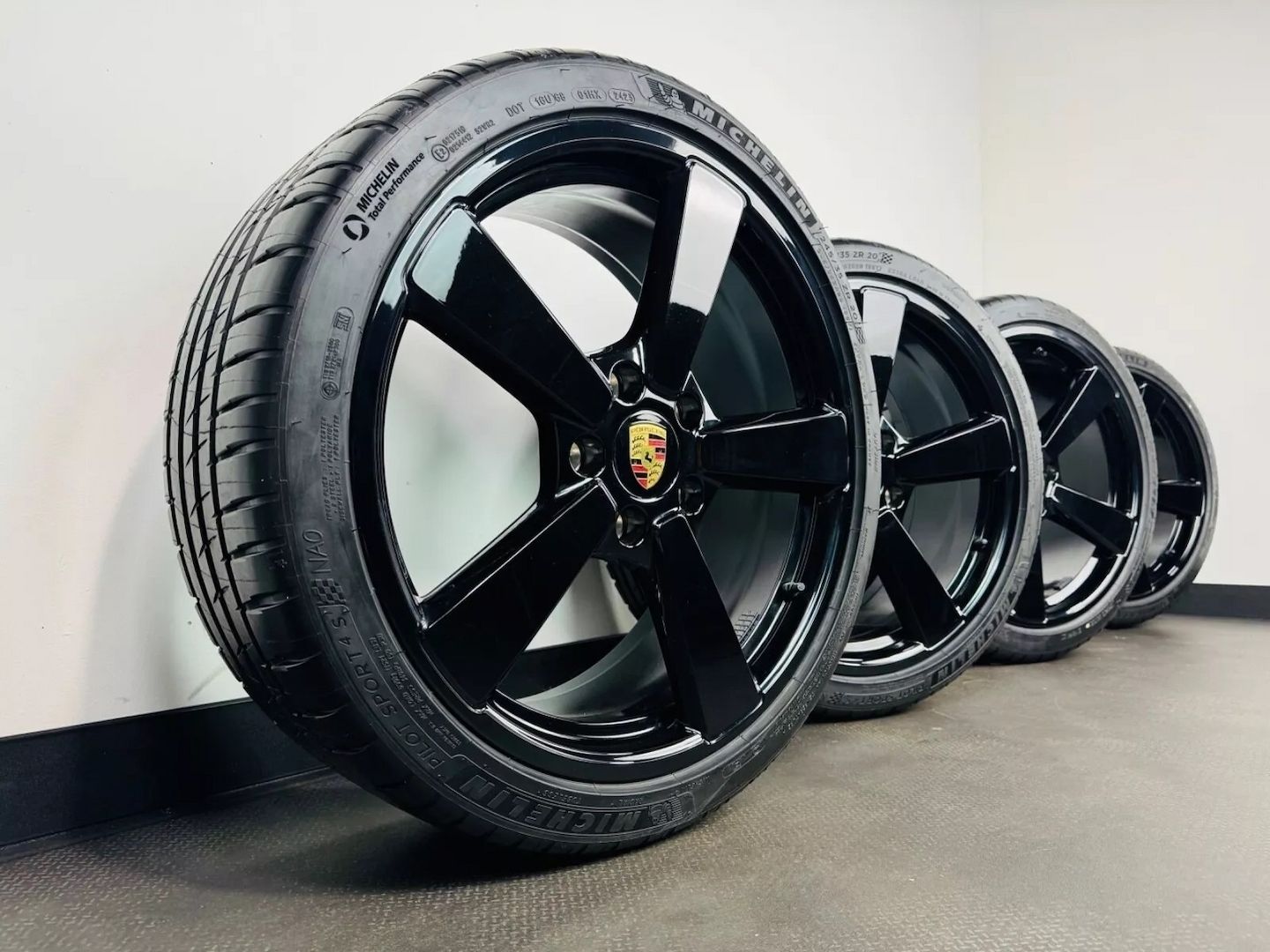 Porsche 911 992 Facelift Carrera Classic Sommer Räder