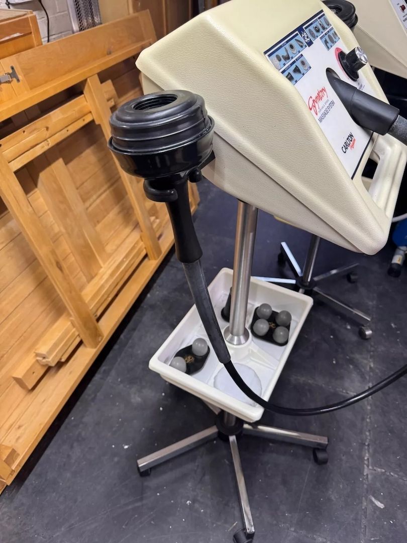 CARLTON G5 MASSAGEGERÄT. SERVICED & GARANTIE