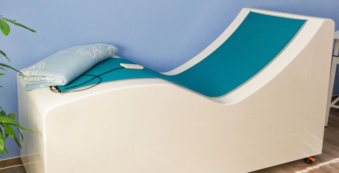 Recreation Lounge  Klavierlack weiss; Liegefläche Ozeanblau