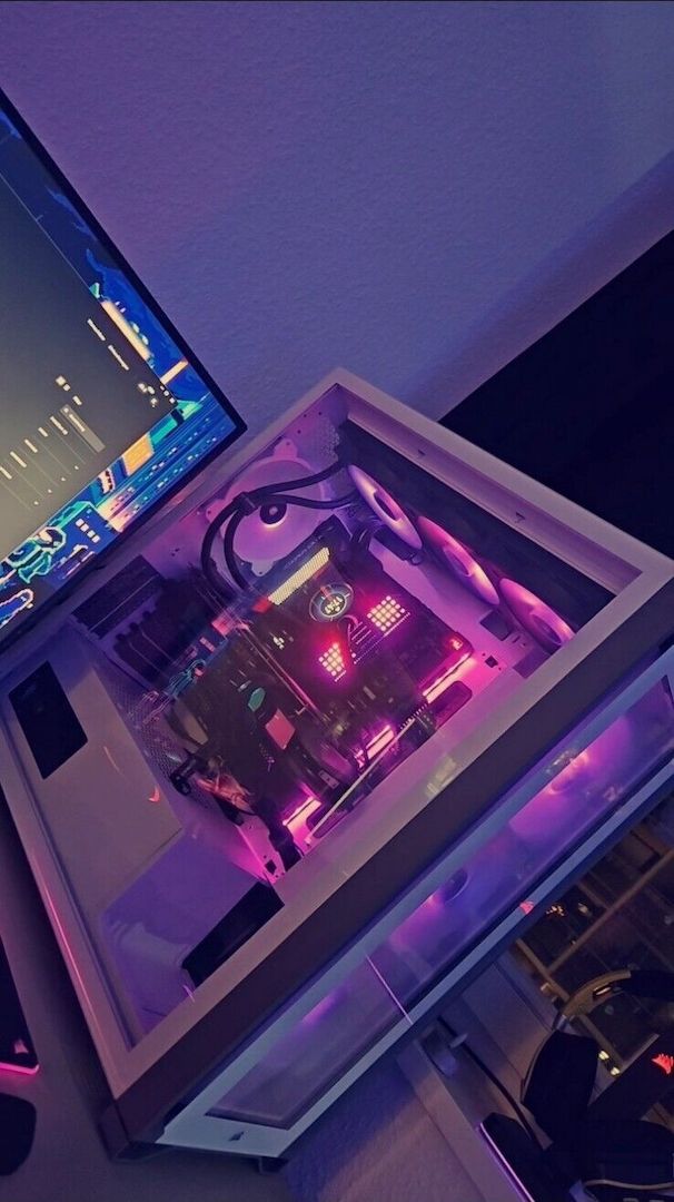 Gaming PC mit Equipment