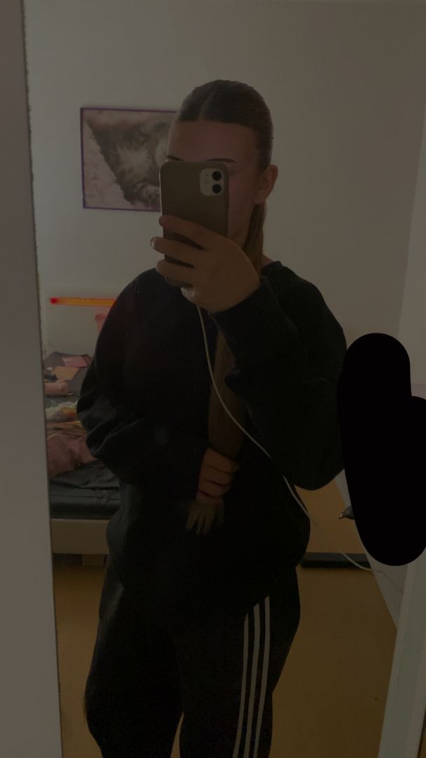 Fußmassage und Unterwäsche