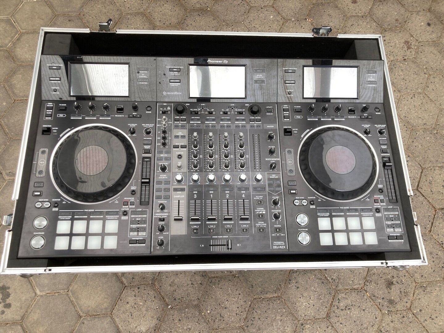 Pioneer DDJ-RZX Mixer/Controller mit Case