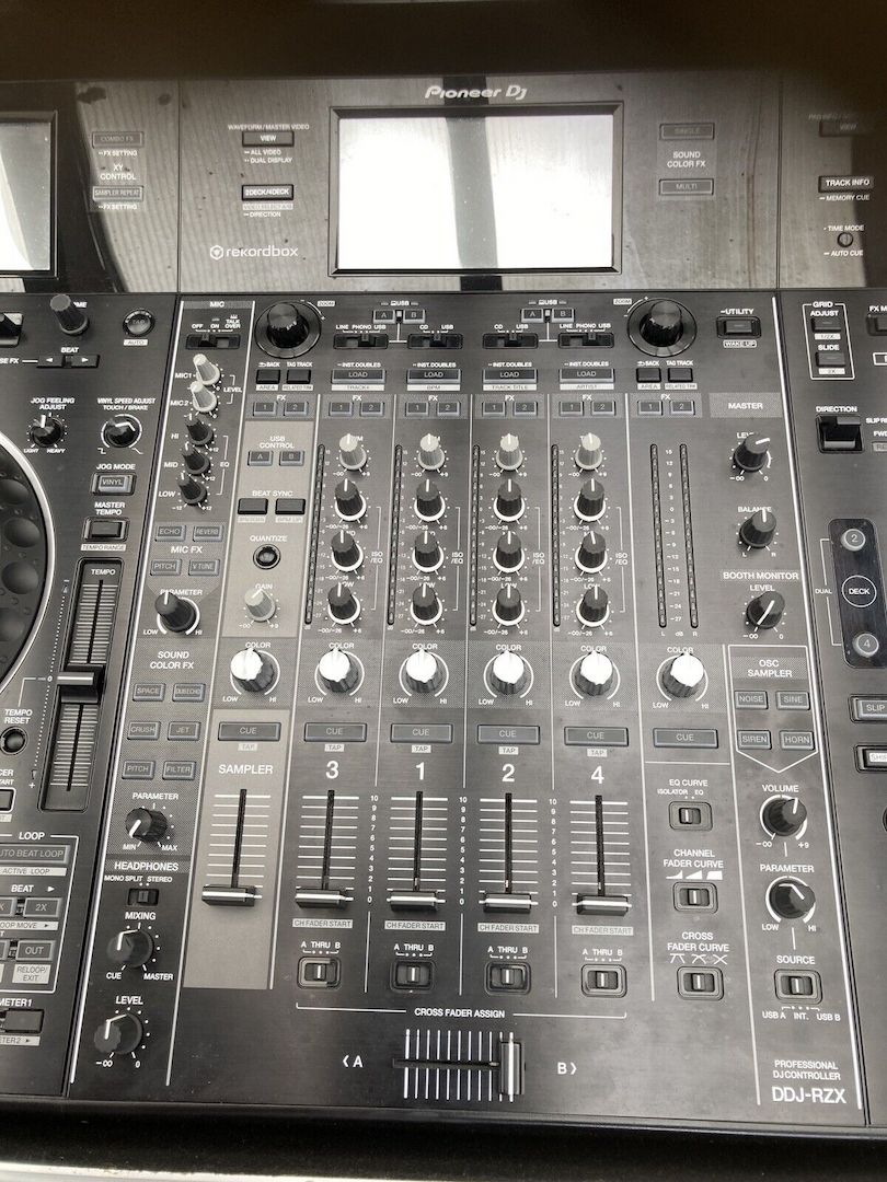 Pioneer DDJ-RZX Mixer/Controller mit Case