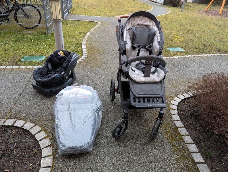 Kinderwagen + Autoschale