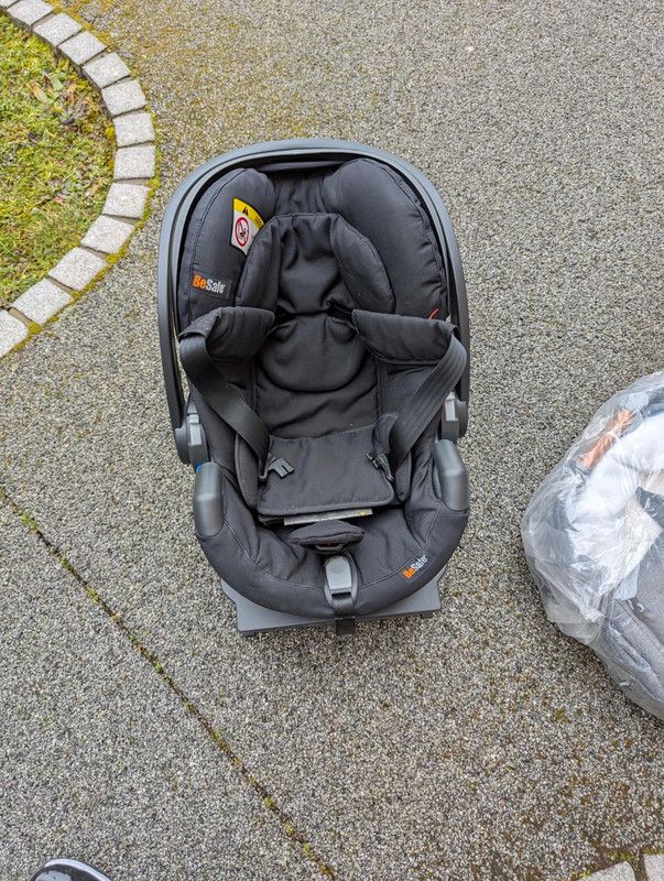 Kinderwagen + Autoschale