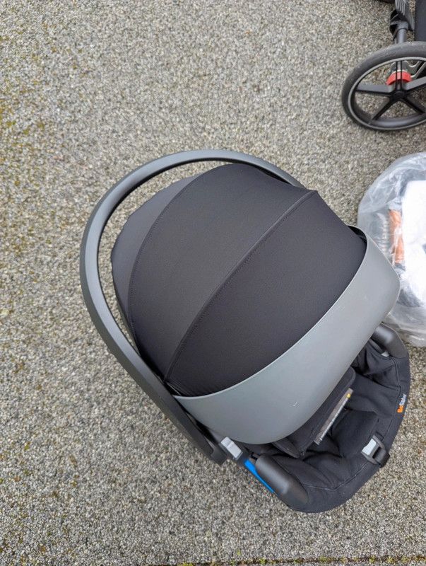 Kinderwagen + Autoschale