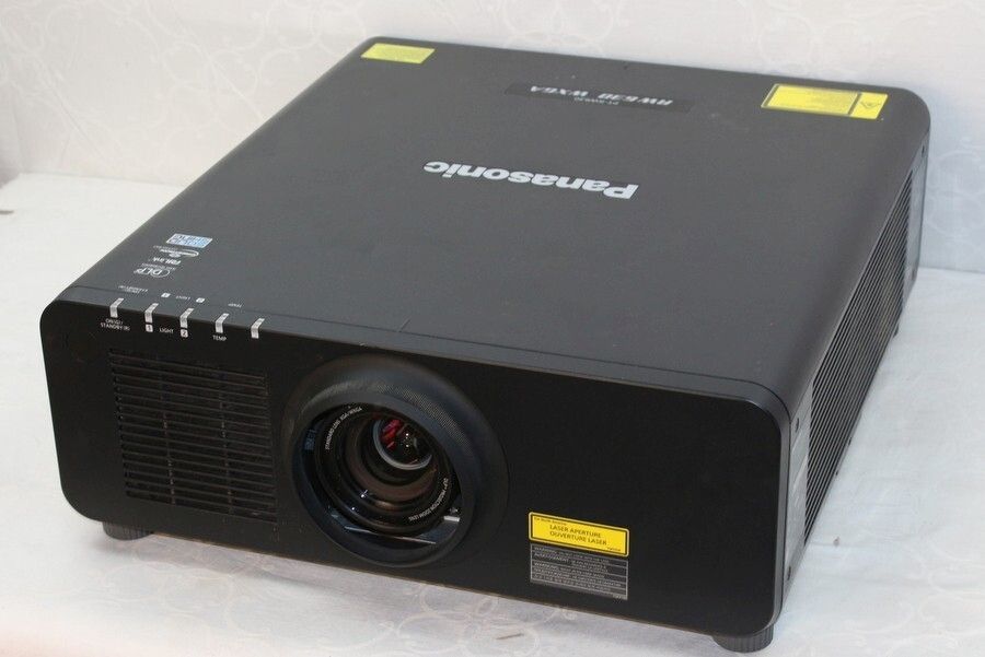 Panasonic PT-RW630+Objektiv*Laser DLP Projektor