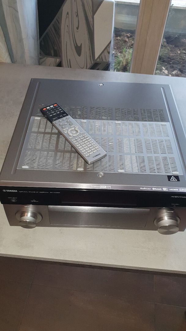 Yamaha Aventage RX-A3050 Heimkino-Receiver