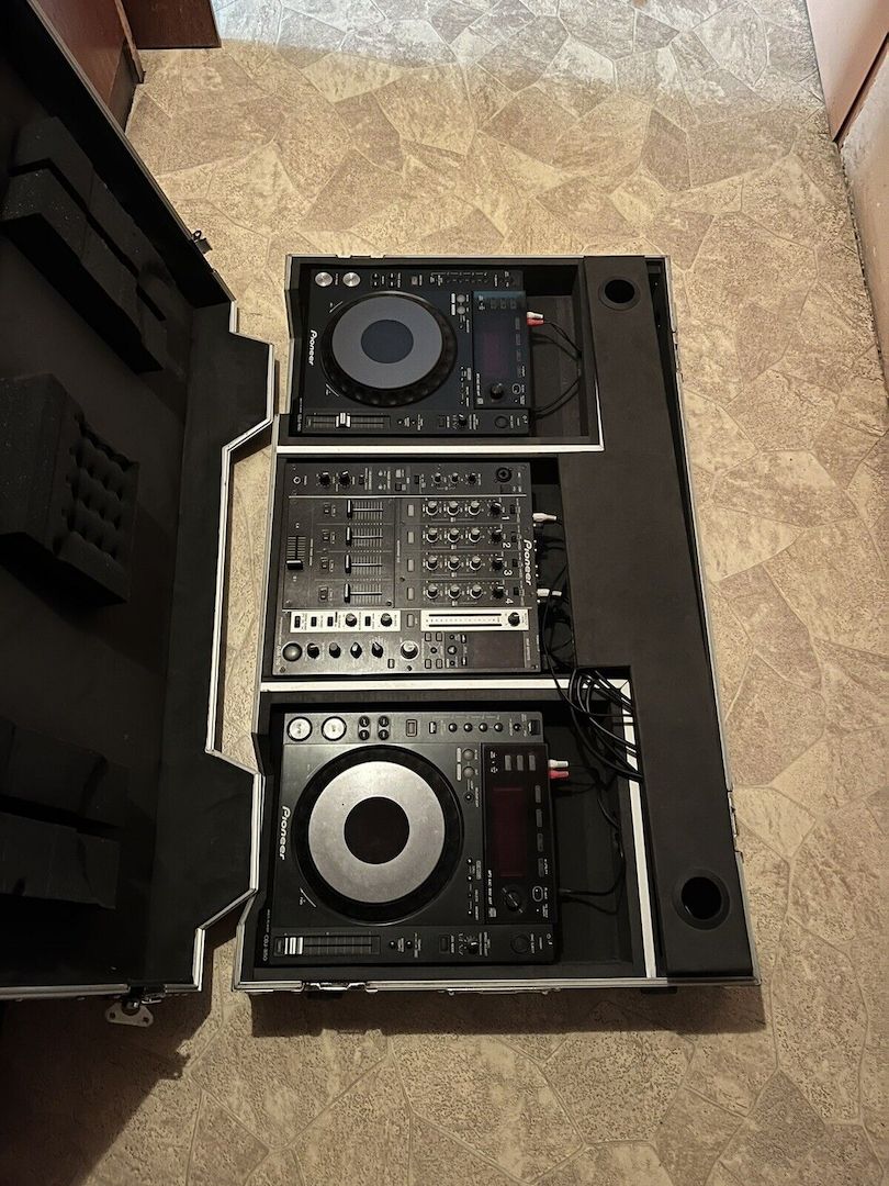 Pioneer DJ Equipment Set CDJ-850-K & DJM-750-K mit Flightcase