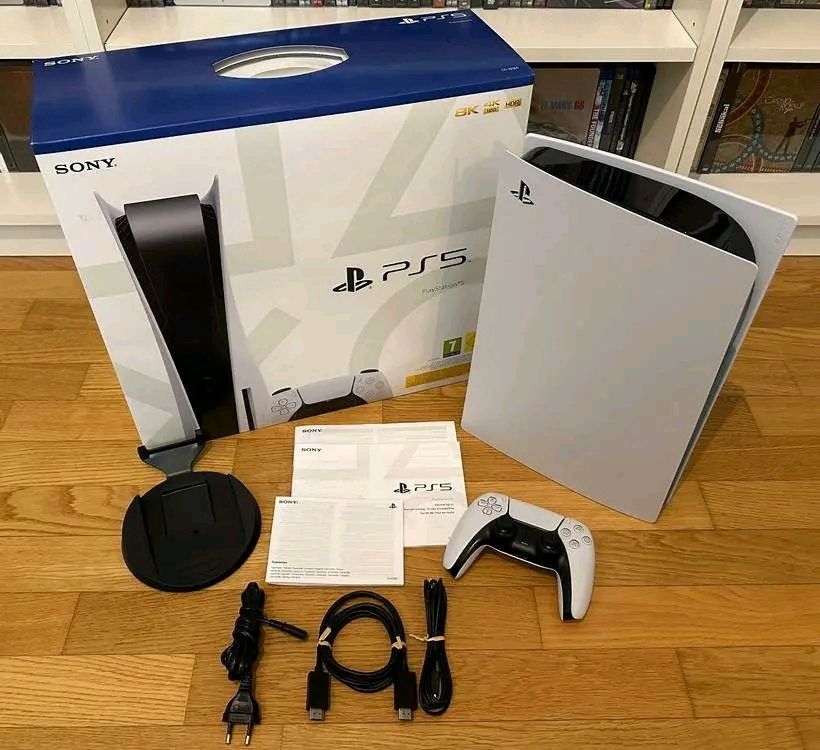 PlayStation 5 Digital Edition Standard (Disc) + Controller