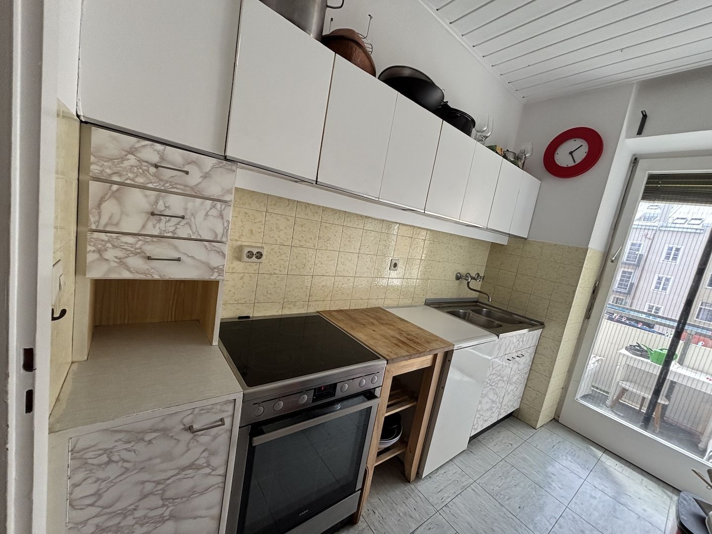 Schöne kleine Küche zu verschenken