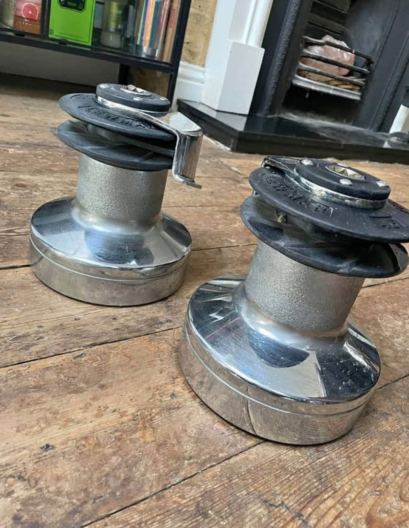 PAAR SELBSTHELLENDE SEGELWINDEN FÜR LEWMAR-YACHTS