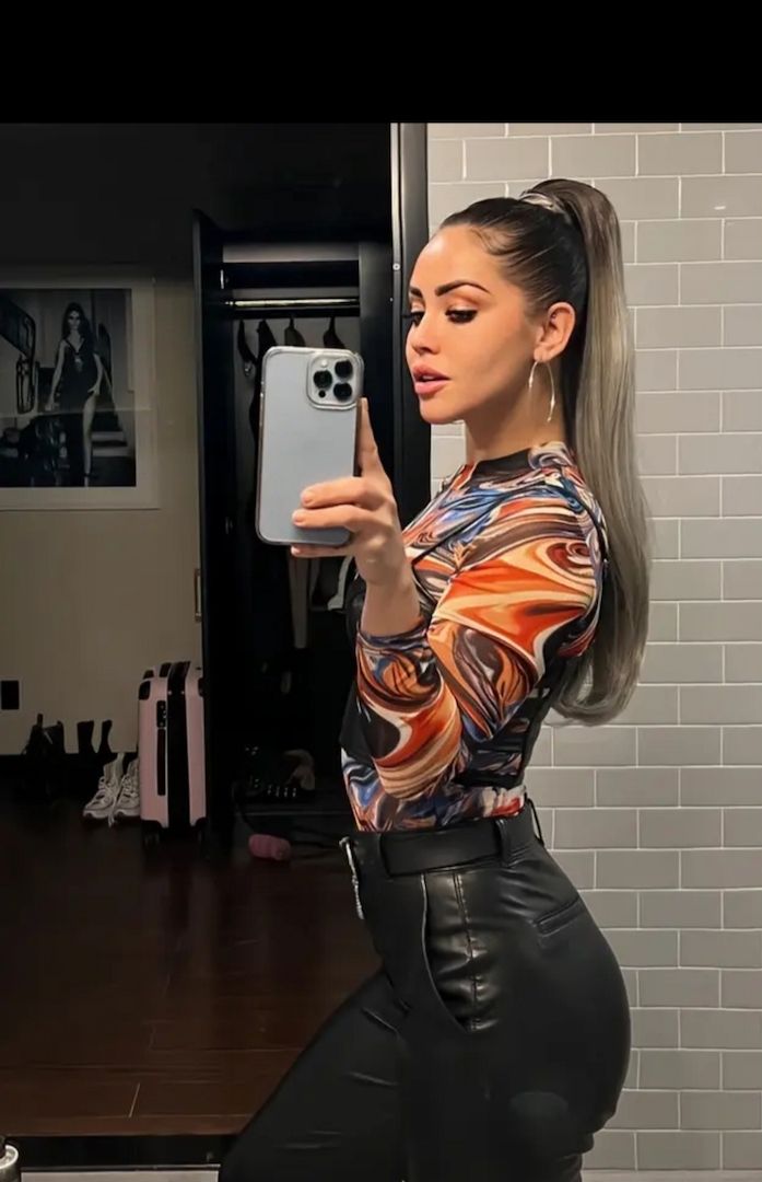 "Verführerische Ldy für diskrete Stunden  Nur für Gentlemen"