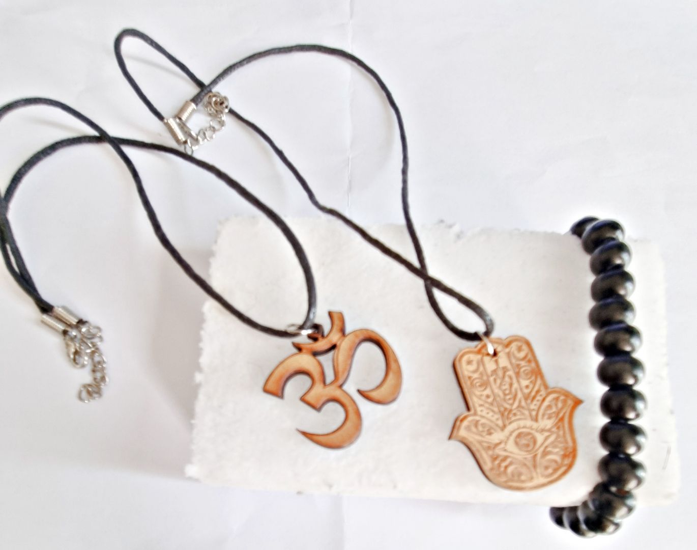 2 Halsbänder | Om-Zeichen (Aum) | HAMSA-Hand | Schutzsymbole