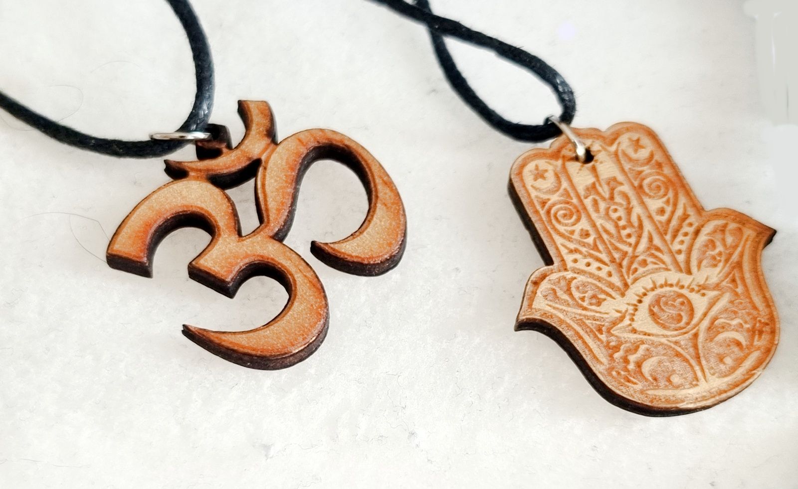 2 Halsbänder | Om-Zeichen (Aum) | HAMSA-Hand | Schutzsymbole