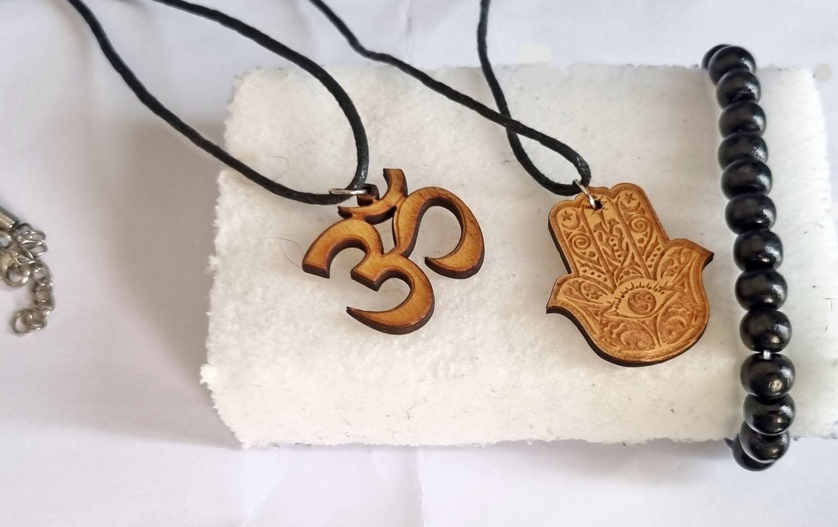 2 Halsbänder | Om-Zeichen (Aum) | HAMSA-Hand | Schutzsymbole