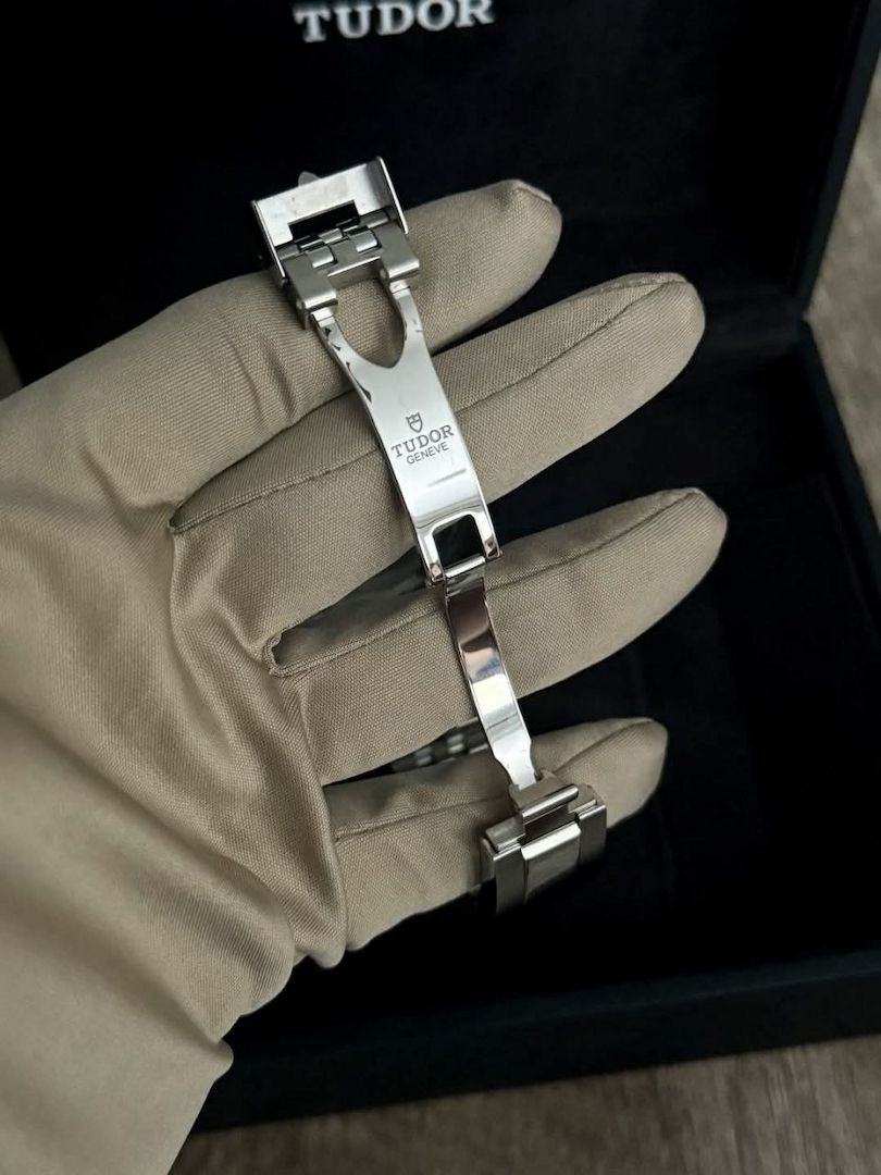 Schöne TUDOR Black Bay Monochrome zu verkaufen