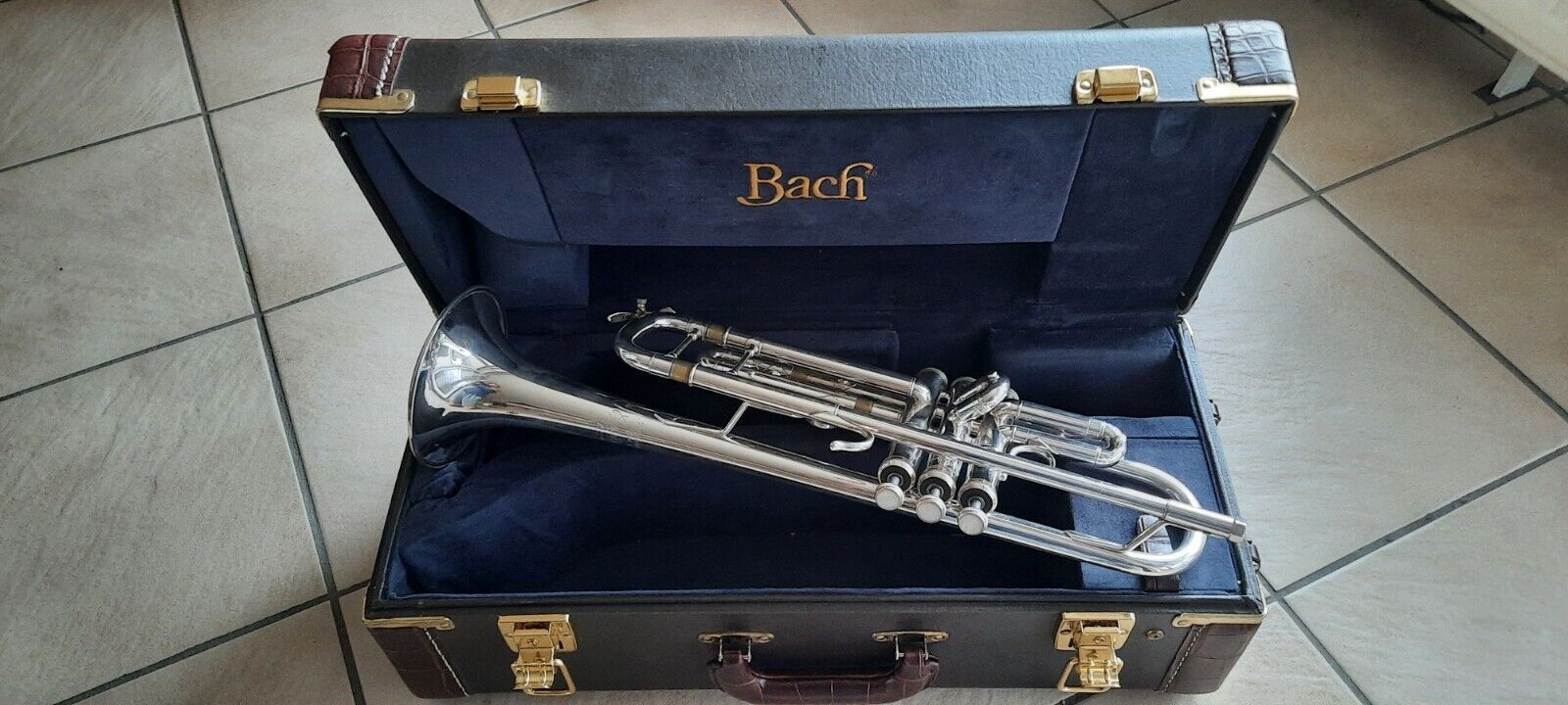 Vincent Bach Trompete Stradivarius Model 43 Bb Versilbert