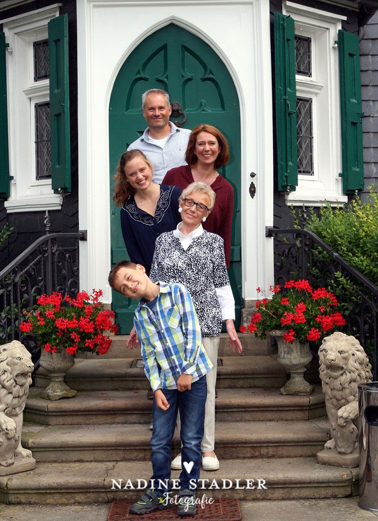 Familienfoto Familienfotografie Portraitfoto Fotostudio Fotoshooting Wuppertal Fotograf Familienfoto Familienfotografie Portraitfoto Fotostudio Fotoshooting Wuppertal Fotograf