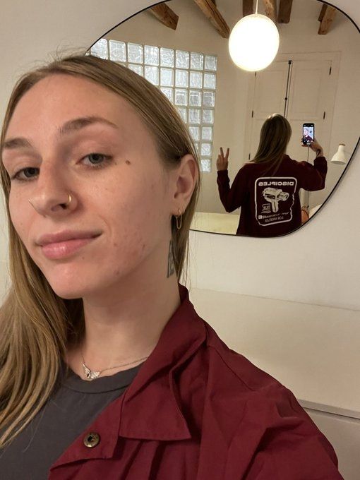 Ich bin für ein heißes Treffen verfügbar