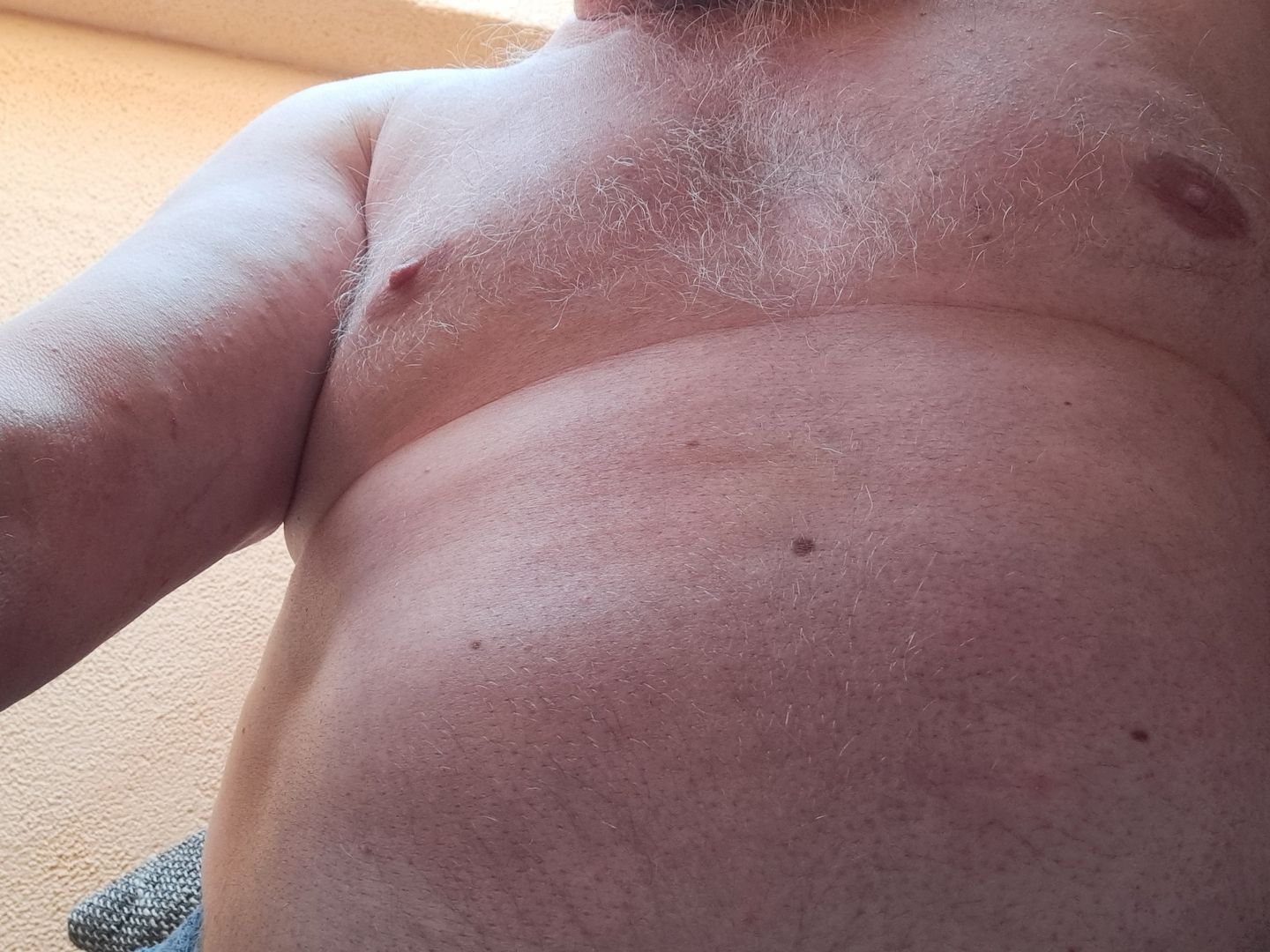 Er sucht sie für Spaß zu zweit