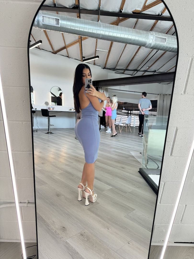 Hey, diese Frau ist immer nass und bereit