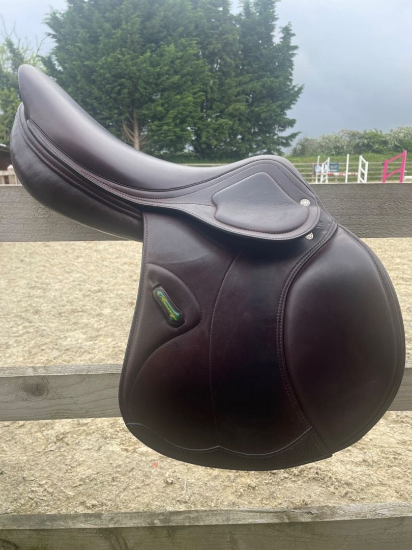 Amerigo DJ Doppelklappe Springsattel 17,5 Medium Amerigo DJ Doppelklappe Springsattel 17,5 Medium