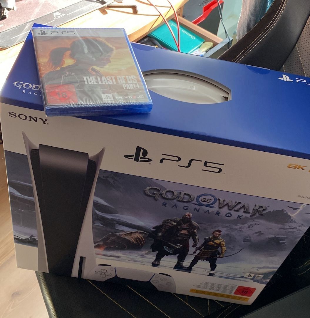 PS5 Konsole Disk Edition God of War Ragnarök + The Last of Us Part 1 Bundle NEU & OVP.