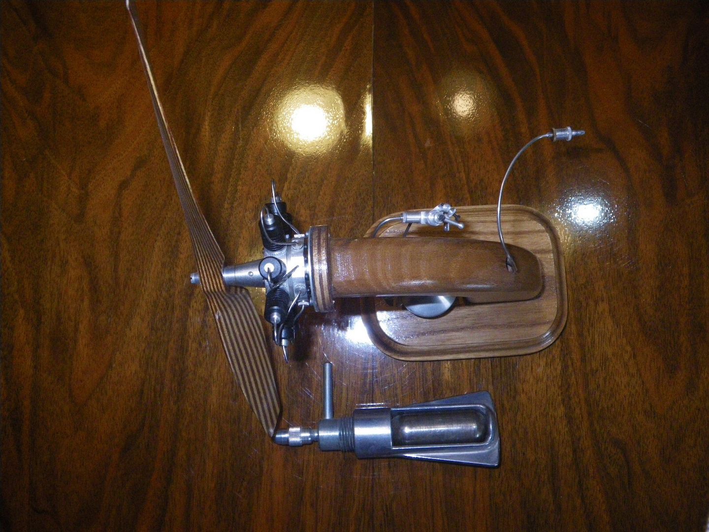 Gasparin G-MOT G24N 9Zylinder Co2 Sternmotor mit RC Drossel !